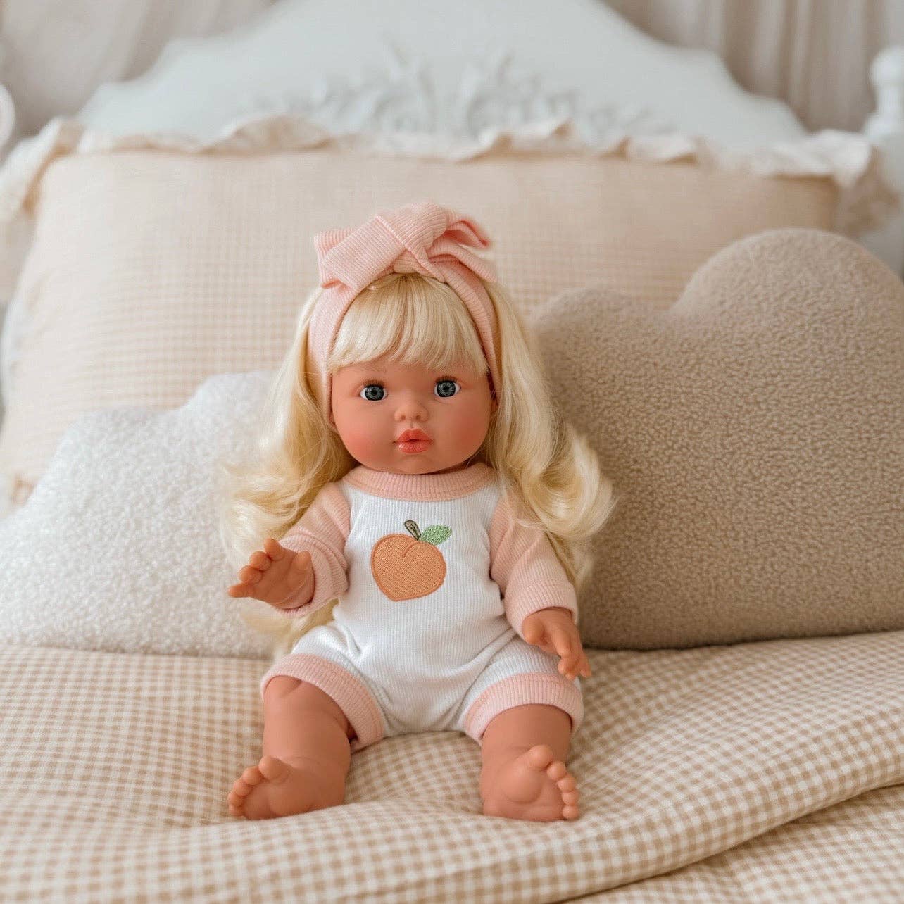 SALLI COLLECTIVE - Peaches & Cream Doll Romper+Bow set🍑 Fits 34-38cm Minikane Gordis, Mini Colettos, Llorens dolls