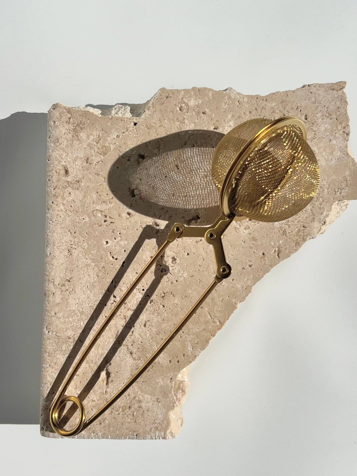 cle. naturals - Gold mesh tea infuser.