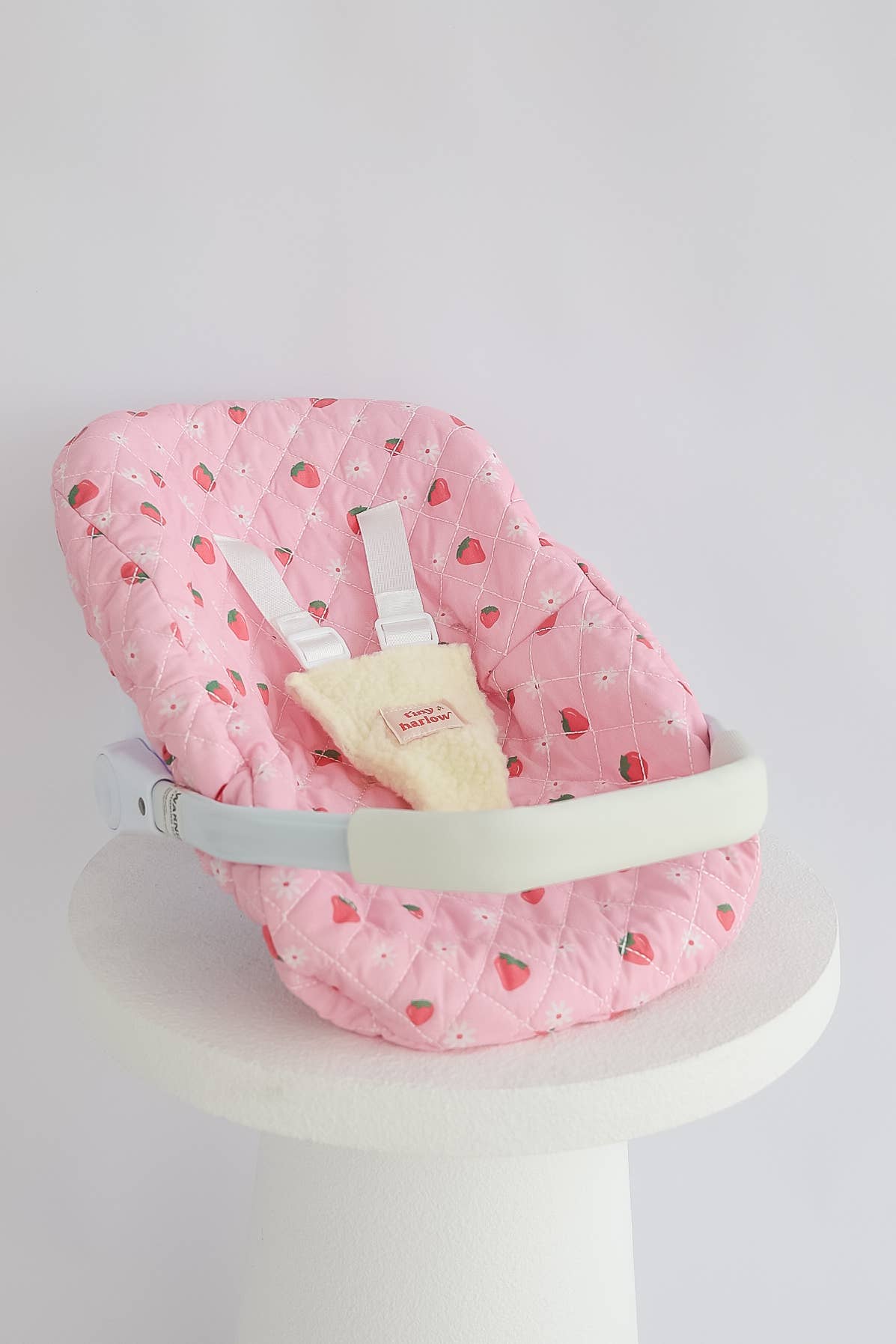 Tiny Harlow - Dolls Car Seat Capsule - Strawberry Picnic