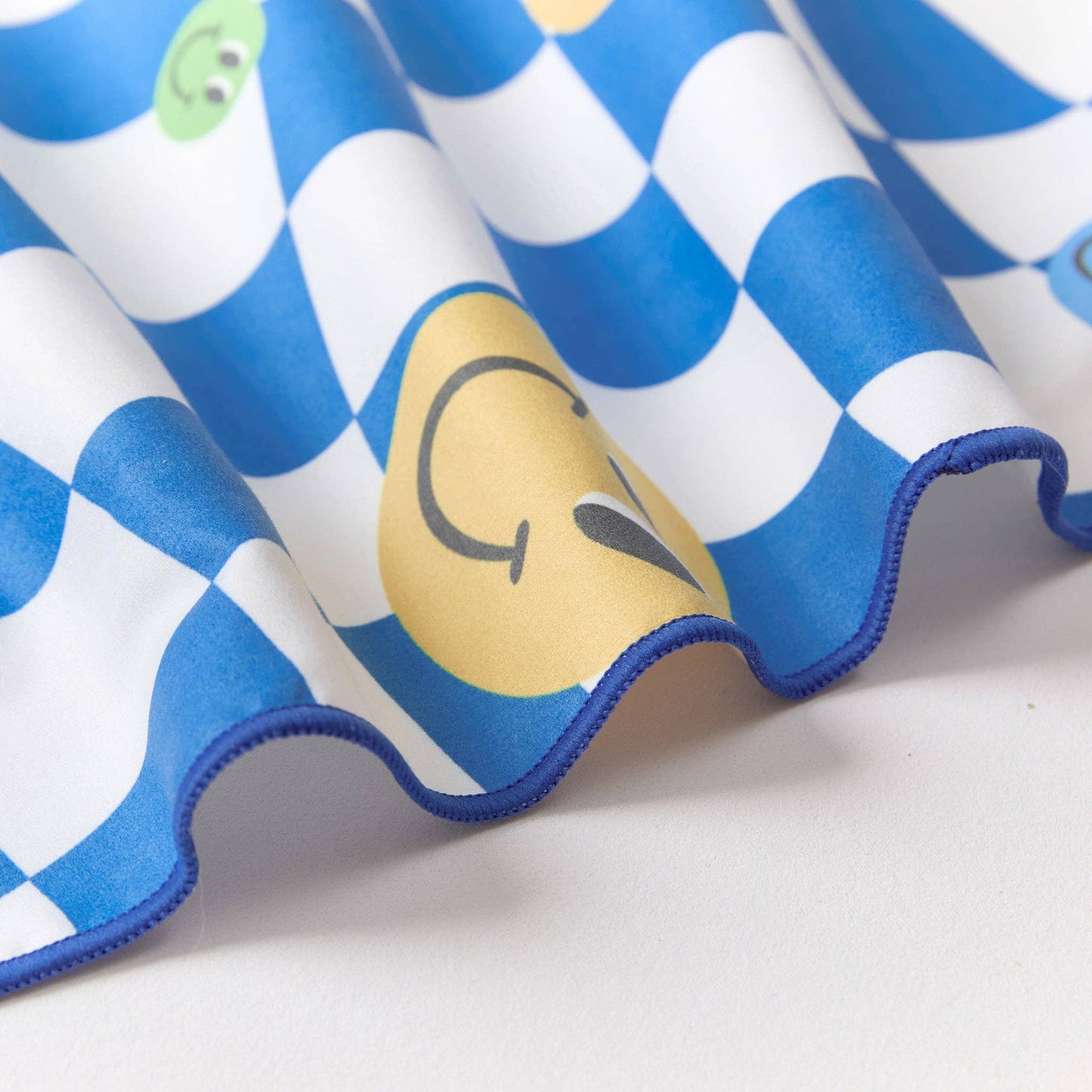 LESIMO - Sand Free Kids Hooded Towel - Smiley Face