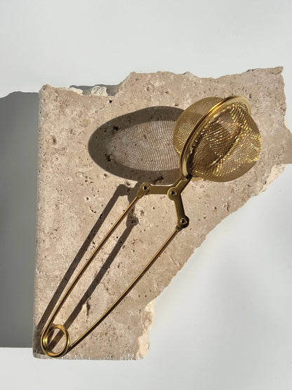 cle. naturals - Gold mesh tea infuser.