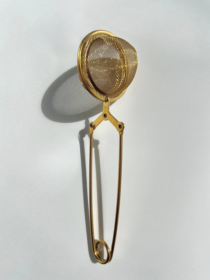 cle. naturals - Gold mesh tea infuser.