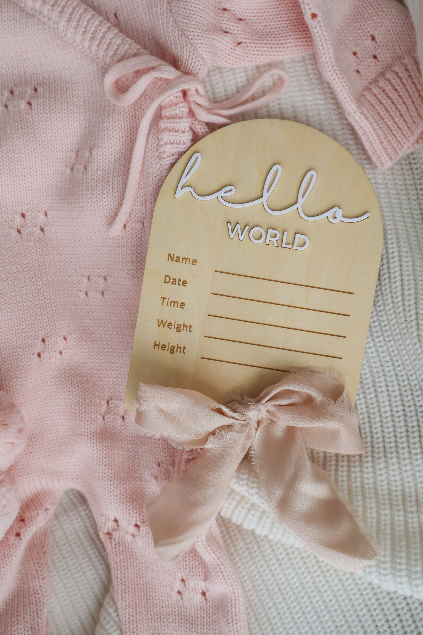 Petite + Co - HELLO WORLD | WRITEABLE | BOW ARCH