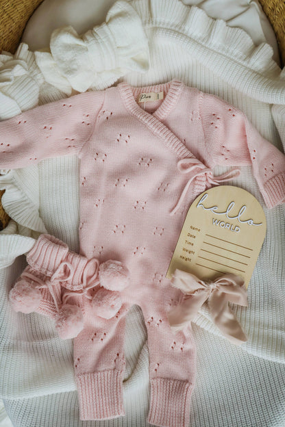 Petite + Co - HELLO WORLD | WRITEABLE | BOW ARCH