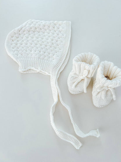 Petite + Co - CUFF NEWBORN LACE BOOTIES - MILK