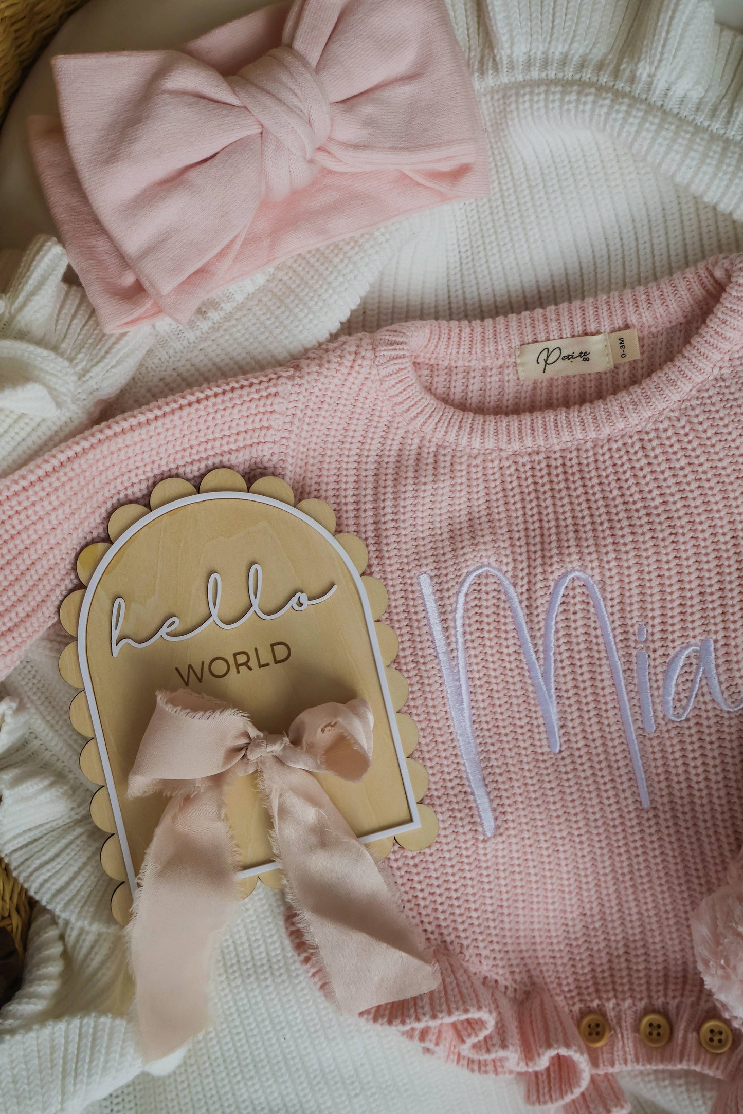 Petite + Co - HELLO WORLD SCALLOP EDGE