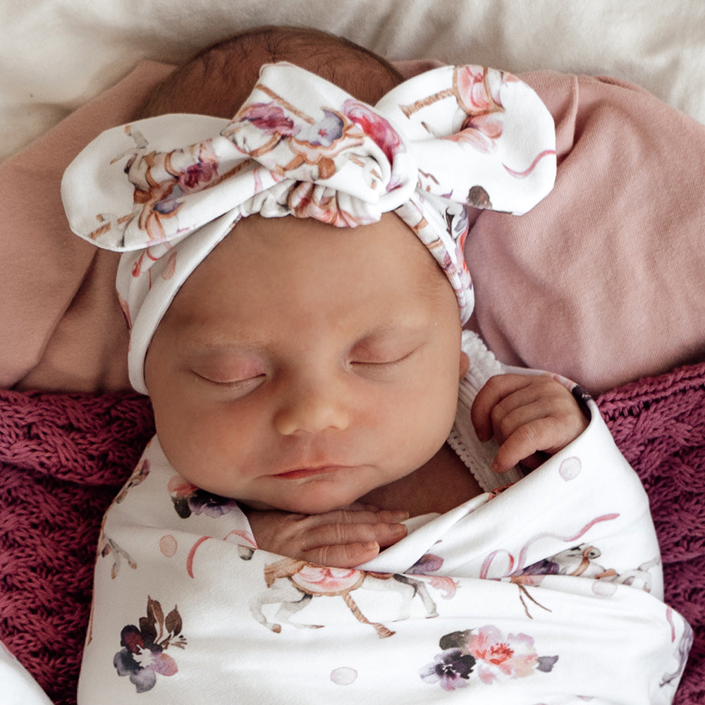 Snuggle Hunny Carousel Organic Topknot