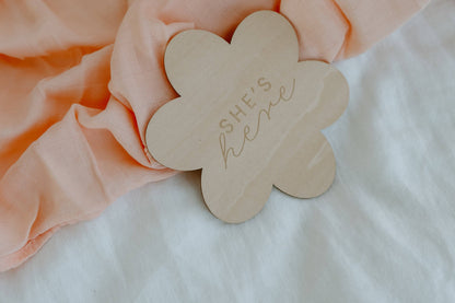 The Beige Collective - She's Here Reversible Flower Announcement Plaque