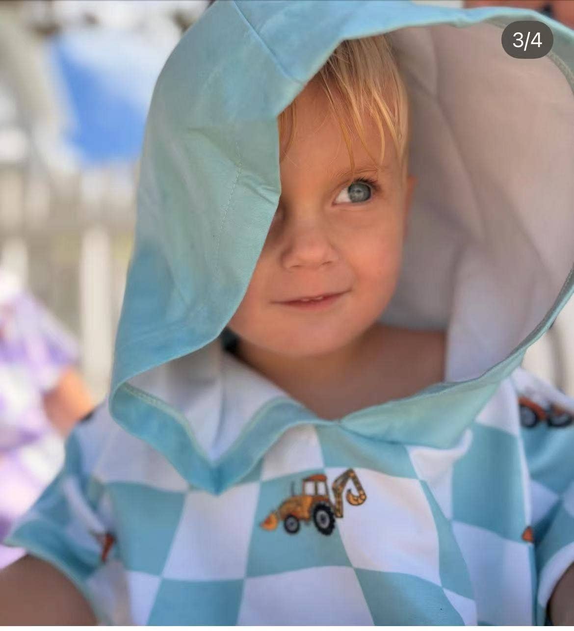 LESIMO - Sand Free Kids Hooded Towel - Busy Trucks