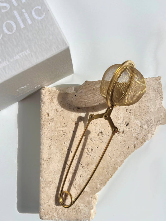 cle. naturals - Gold mesh tea infuser.