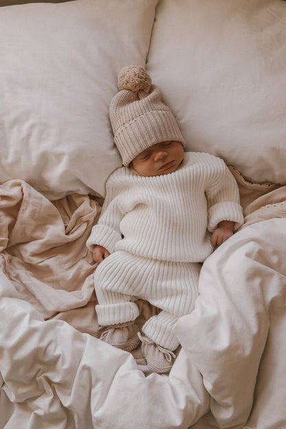 Petite + Co - CUFF NEWBORN LACE BOOTIES - LATTE